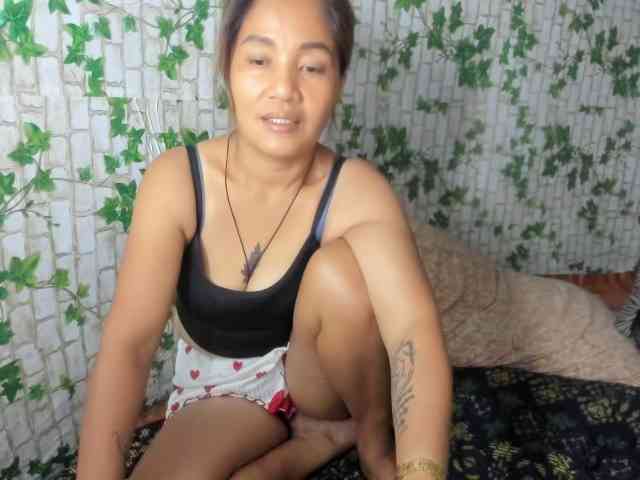 Sweettrouble42 webcam