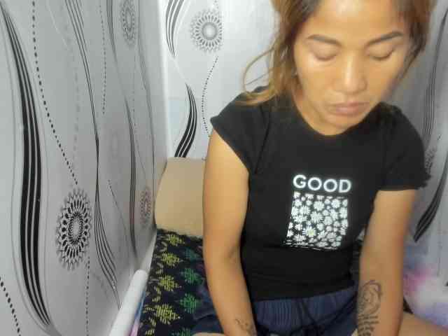 Sweettrouble42 webcam
