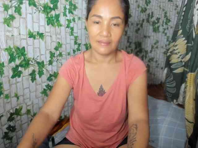 Sweettrouble42 webcam