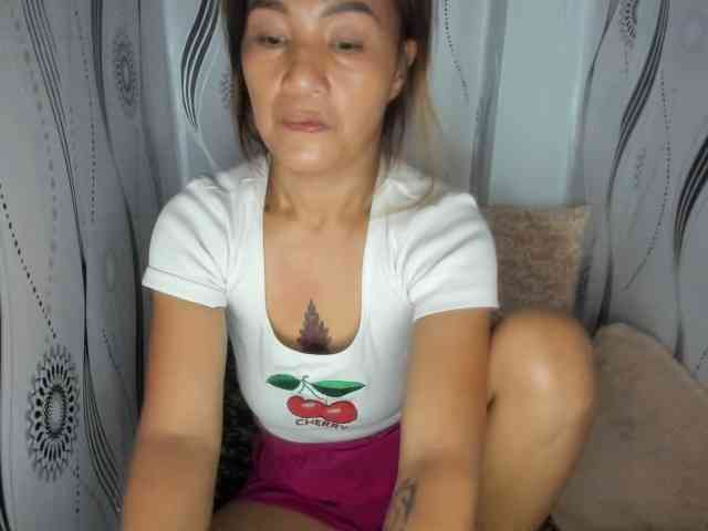 Sweettrouble42 webcam