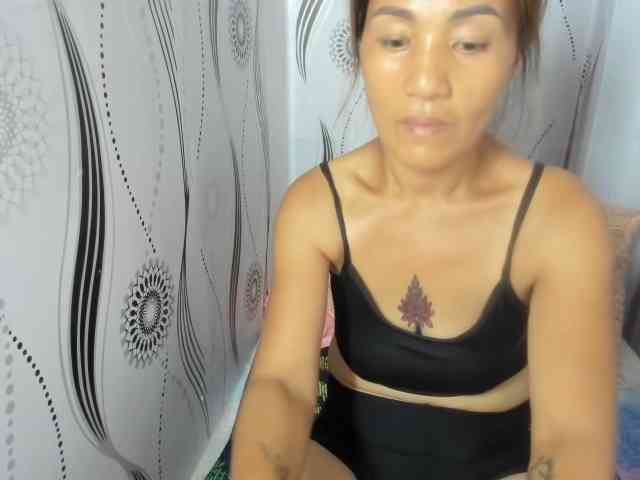 Sweettrouble42 webcam