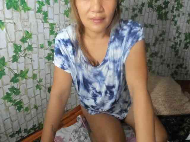 Sweettrouble42 webcam