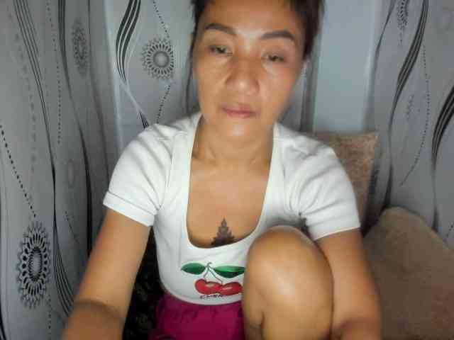 Sweettrouble42 webcam
