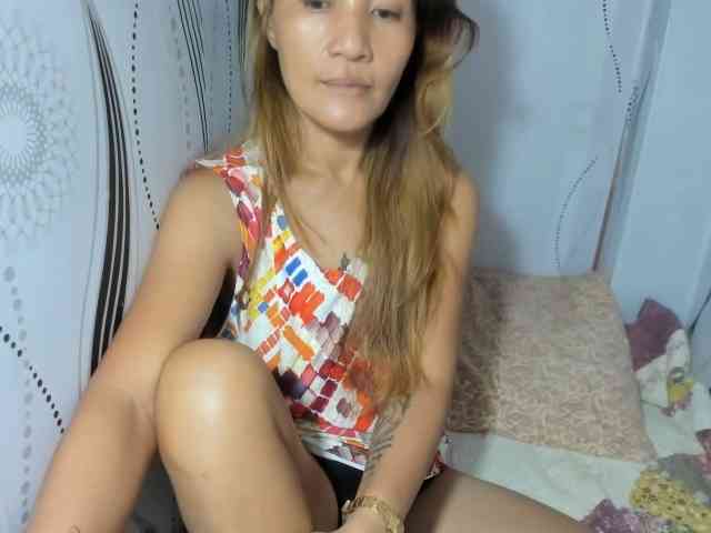 Sweettrouble42 webcam