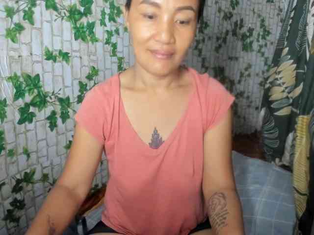 Sweettrouble42 webcam