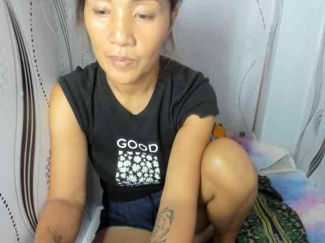 Sweettrouble42 webcam