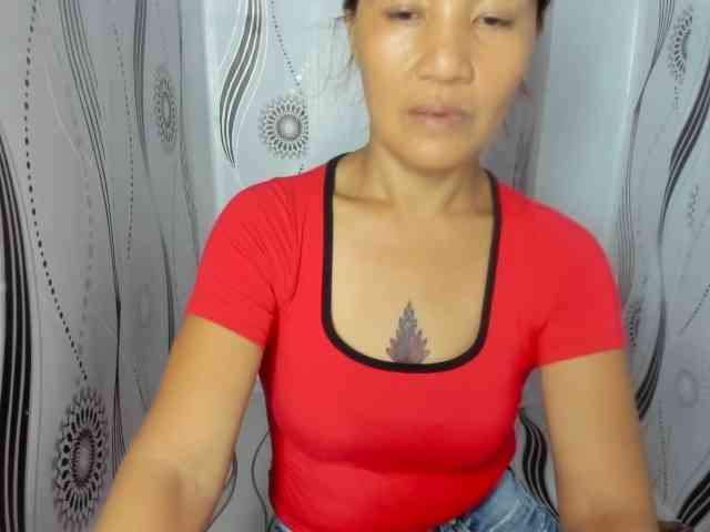 Sweettrouble42 webcam