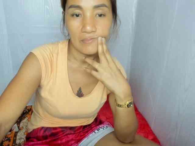 Sweettrouble42 webcam
