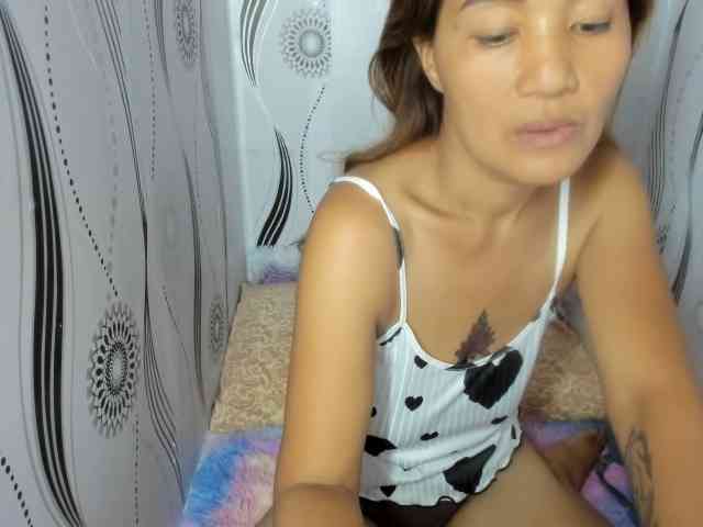 Sweettrouble42 webcam