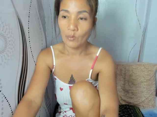 Sweettrouble42 webcam