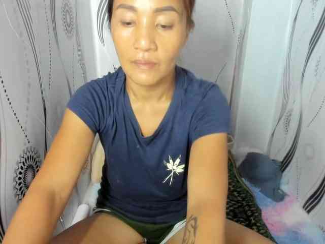 Sweettrouble42 webcam