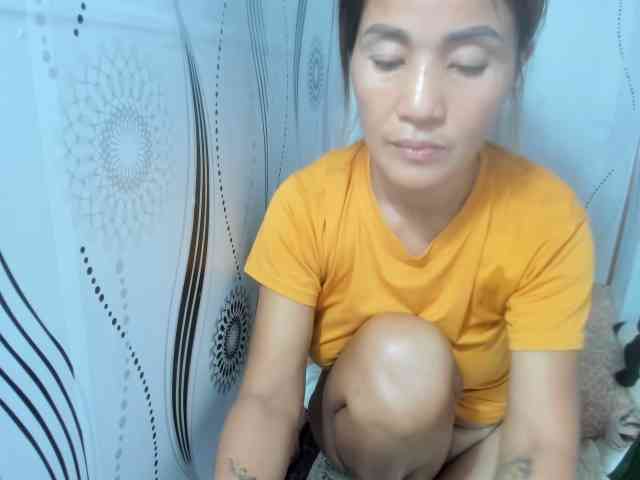 Sweettrouble42 webcam