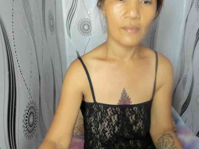 Sweettrouble42 Live Webcam on BongaCams