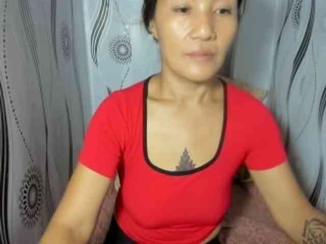 Sweettrouble42 webcam