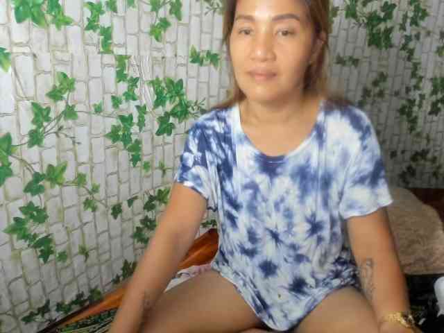 Sweettrouble42 webcam