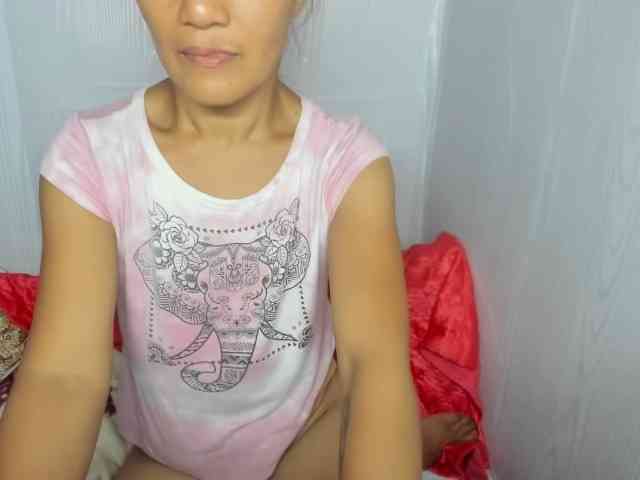 Sweettrouble42 webcam