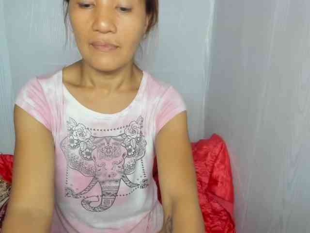 Sweettrouble42 webcam