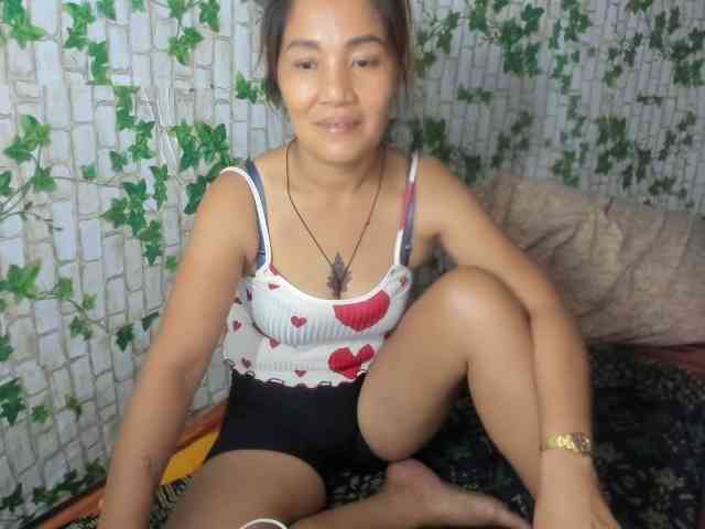 Sweettrouble42 webcam