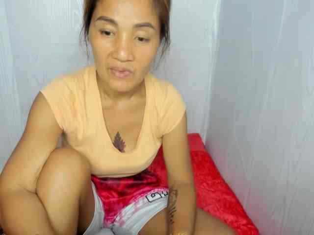 Sweettrouble42 webcam