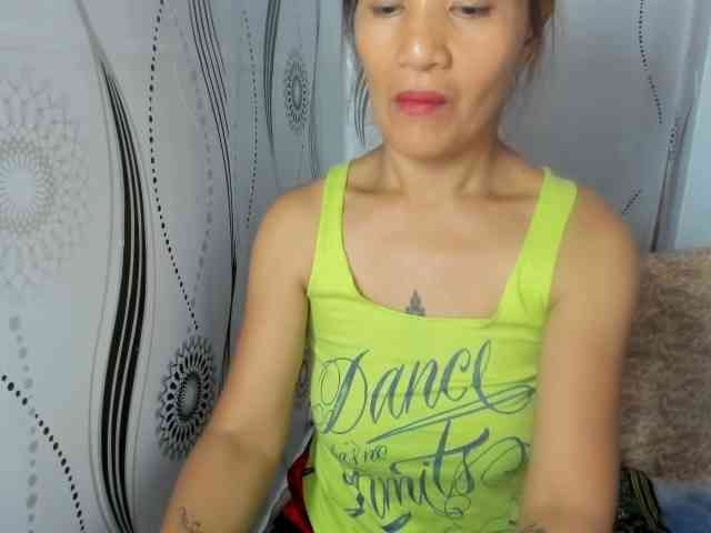 Sweettrouble42 webcam