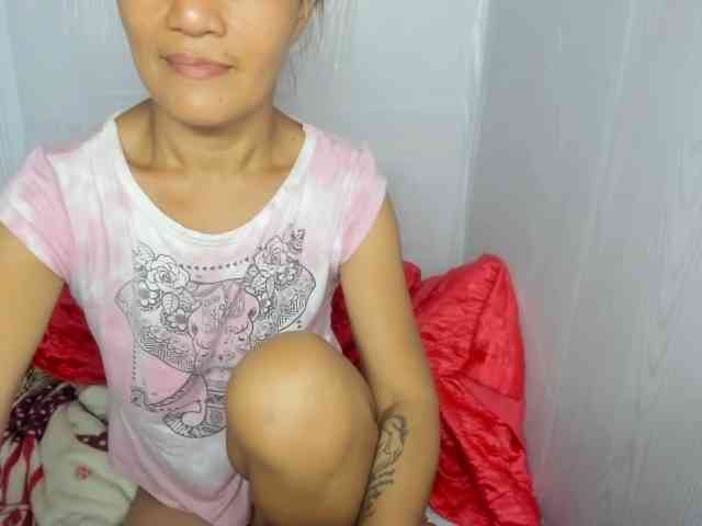 Sweettrouble42 webcam