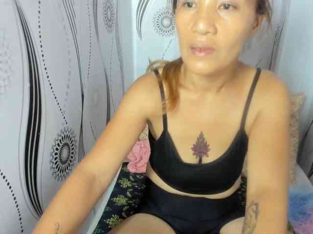 Sweettrouble42 webcam