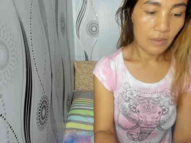 Sweettrouble42 webcam
