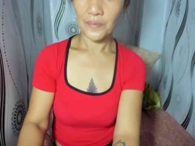 Sweettrouble42 webcam