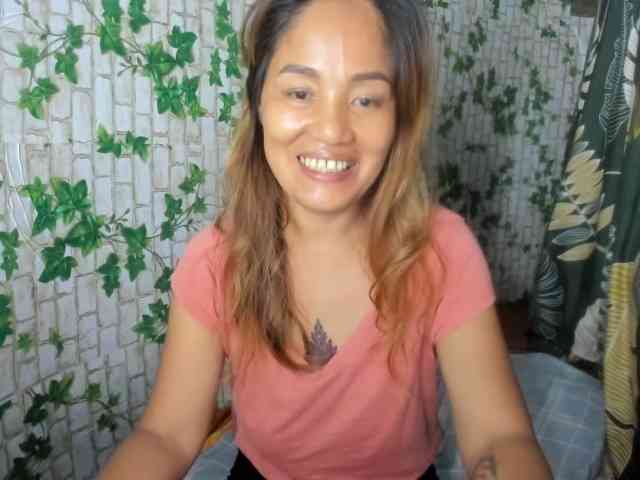 Sweettrouble42 webcam