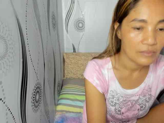 Sweettrouble42 webcam