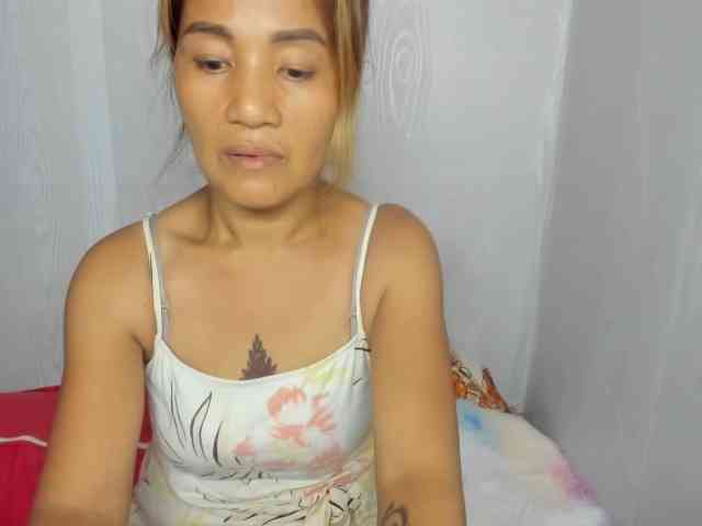 Sweettrouble42 webcam