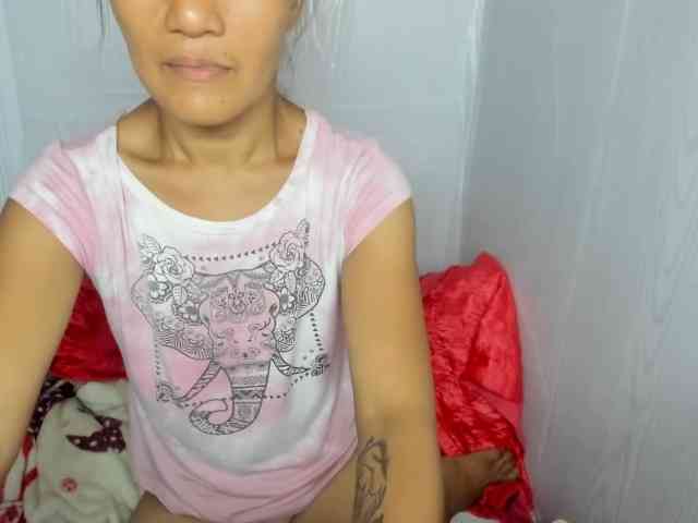 Sweettrouble42 webcam