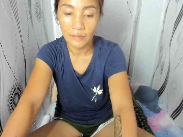 Sweettrouble42 webcam