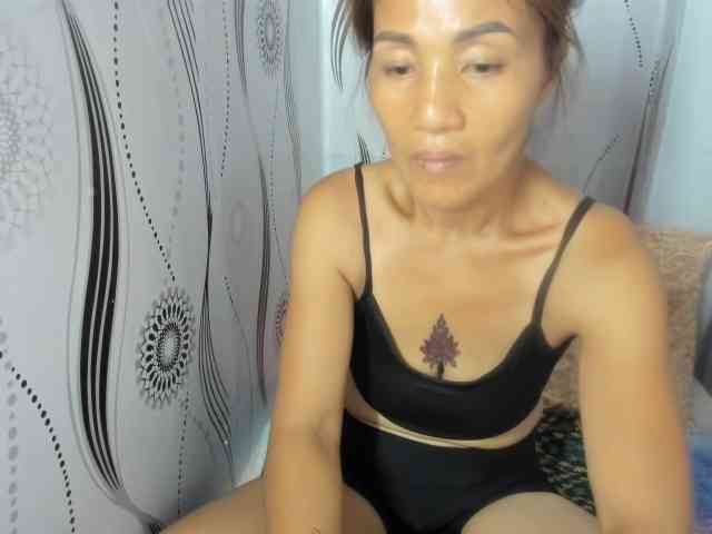 Sweettrouble42 webcam