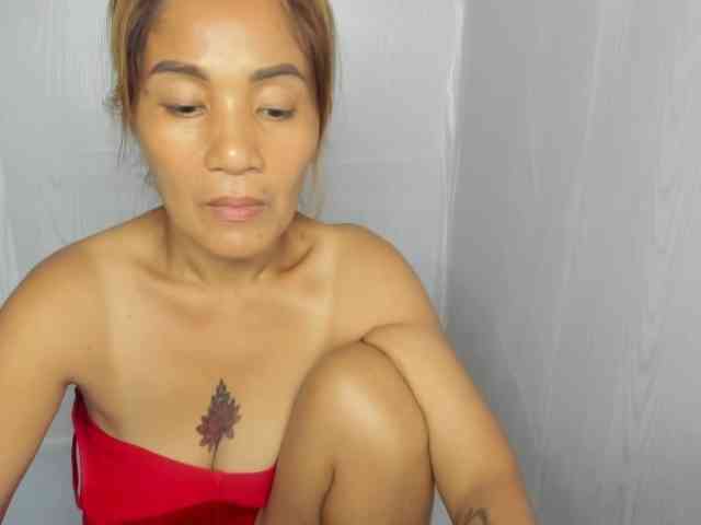Sweettrouble42 webcam