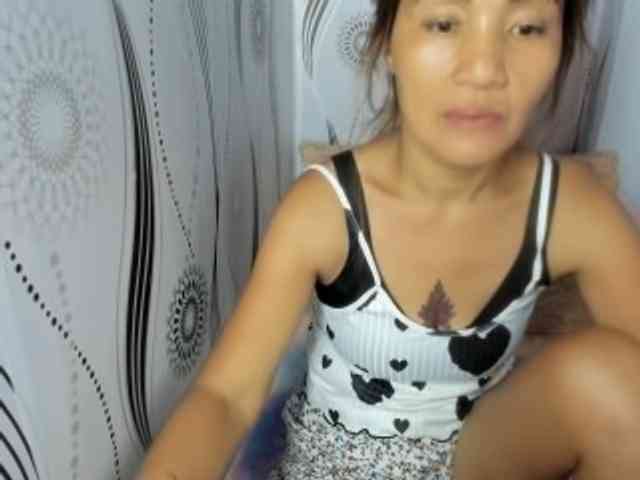 Sweettrouble42 webcam