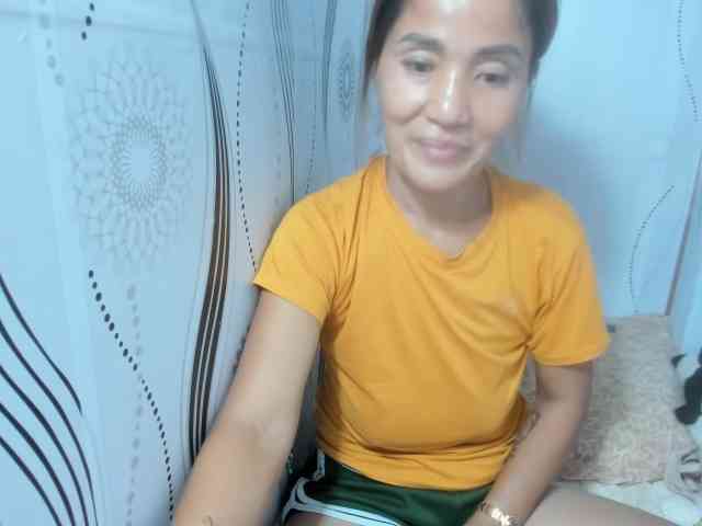 Sweettrouble42 webcam