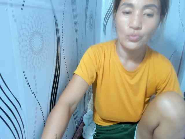 Sweettrouble42 webcam