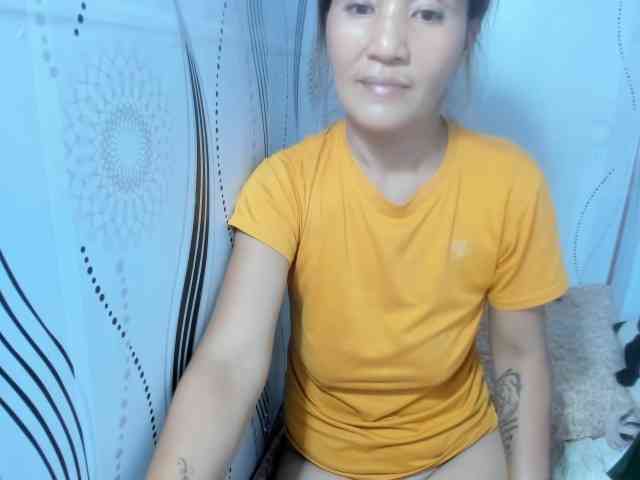 Sweettrouble42 webcam