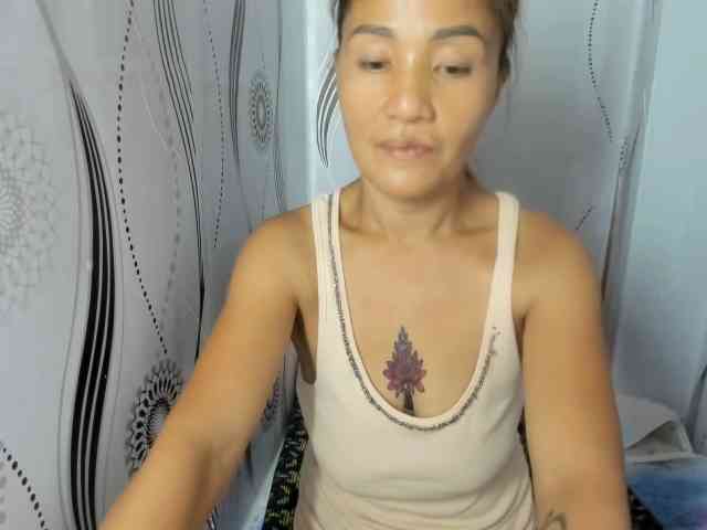 Sweettrouble42 webcam
