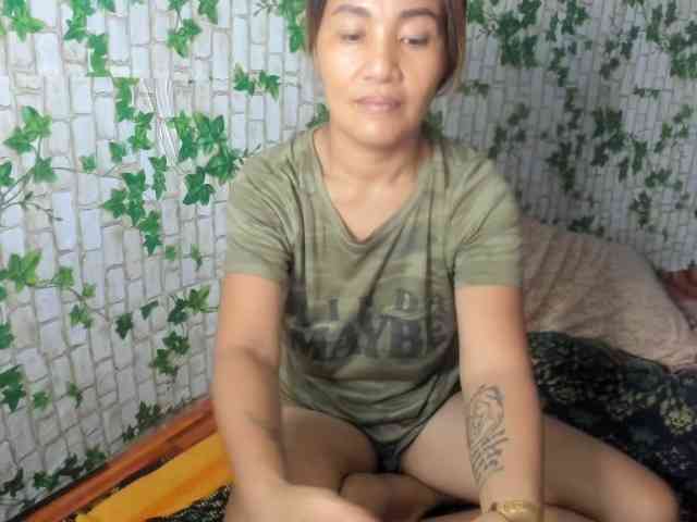 Sweettrouble42 webcam