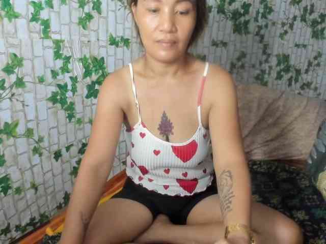 Sweettrouble42 webcam