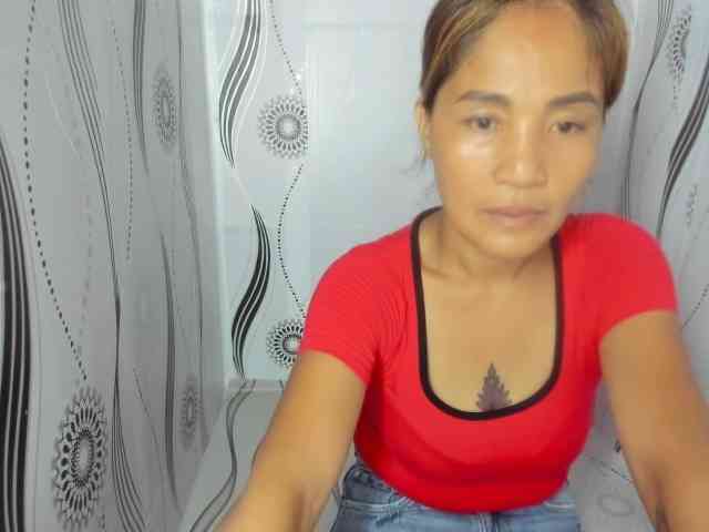 Sweettrouble42 webcam