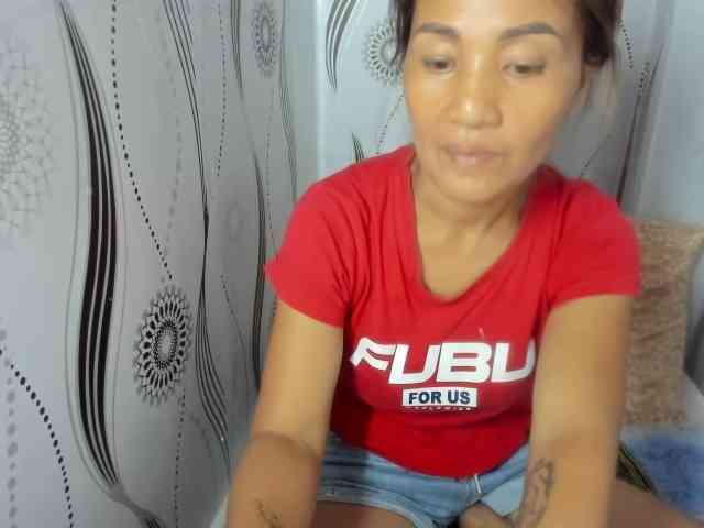 Sweettrouble42 webcam