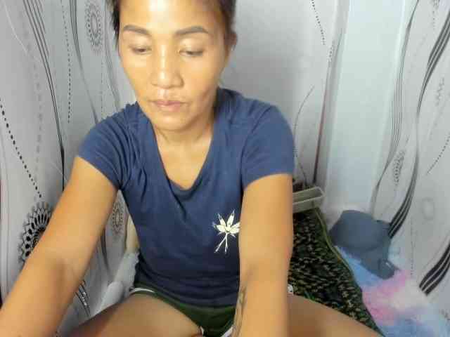 Sweettrouble42 webcam