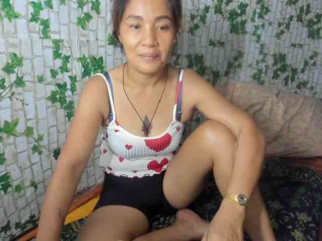 Sweettrouble42 webcam