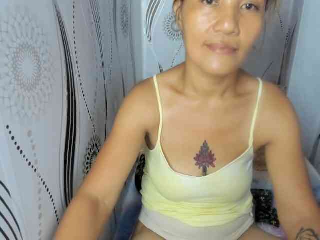Sweettrouble42 Live Webcam on BongaCams