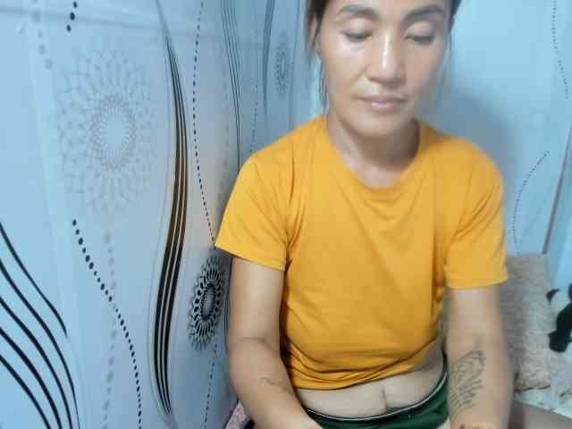 Sweettrouble42 webcam