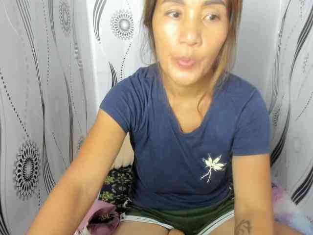 Sweettrouble42 webcam