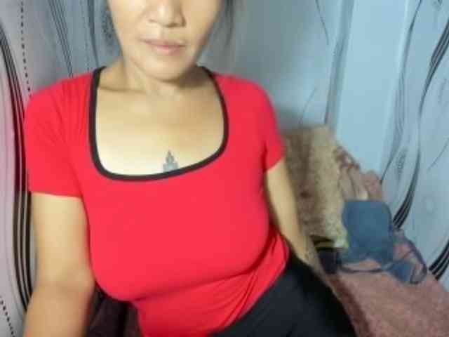 Sweettrouble42 webcam